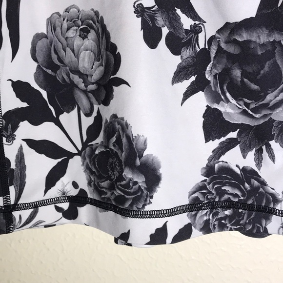 Lululemon workout active wear tank top size 4 - Picture 3 of 7